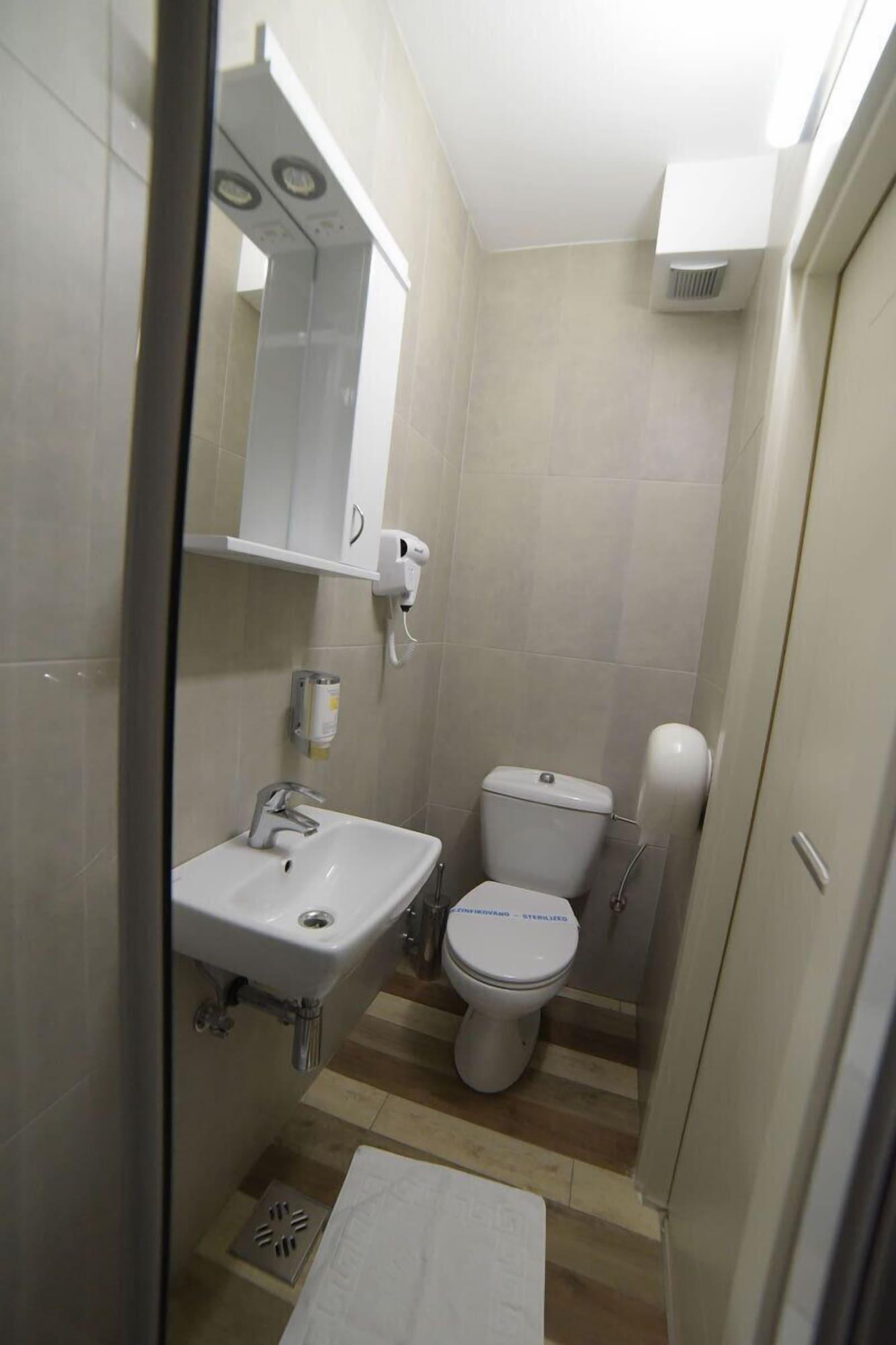 Garni House 46 Plus Belgrado Exterior foto