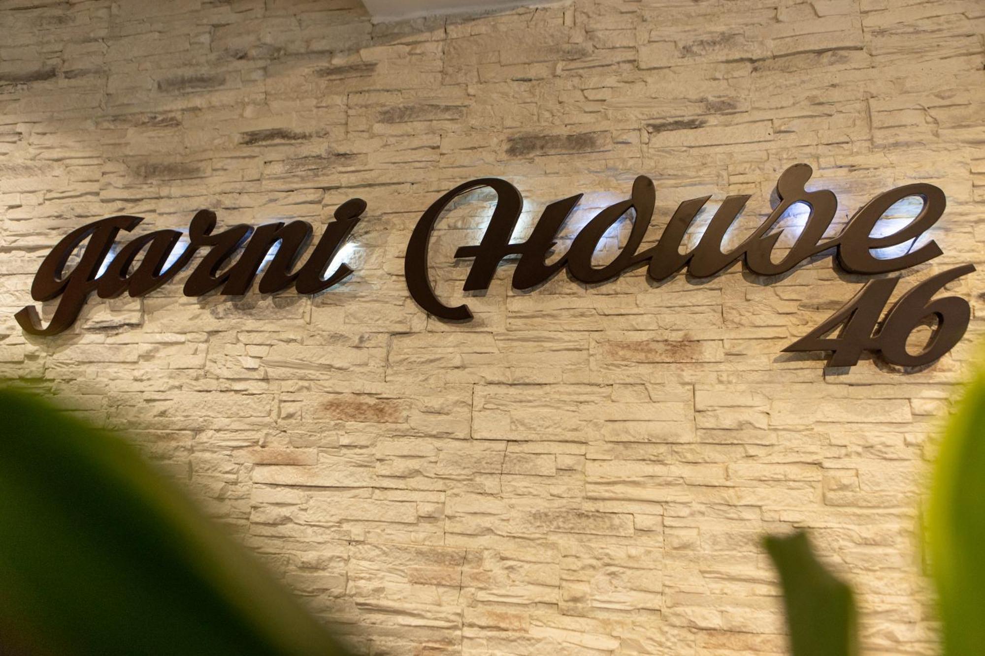 Garni House 46 Plus Belgrado Exterior foto